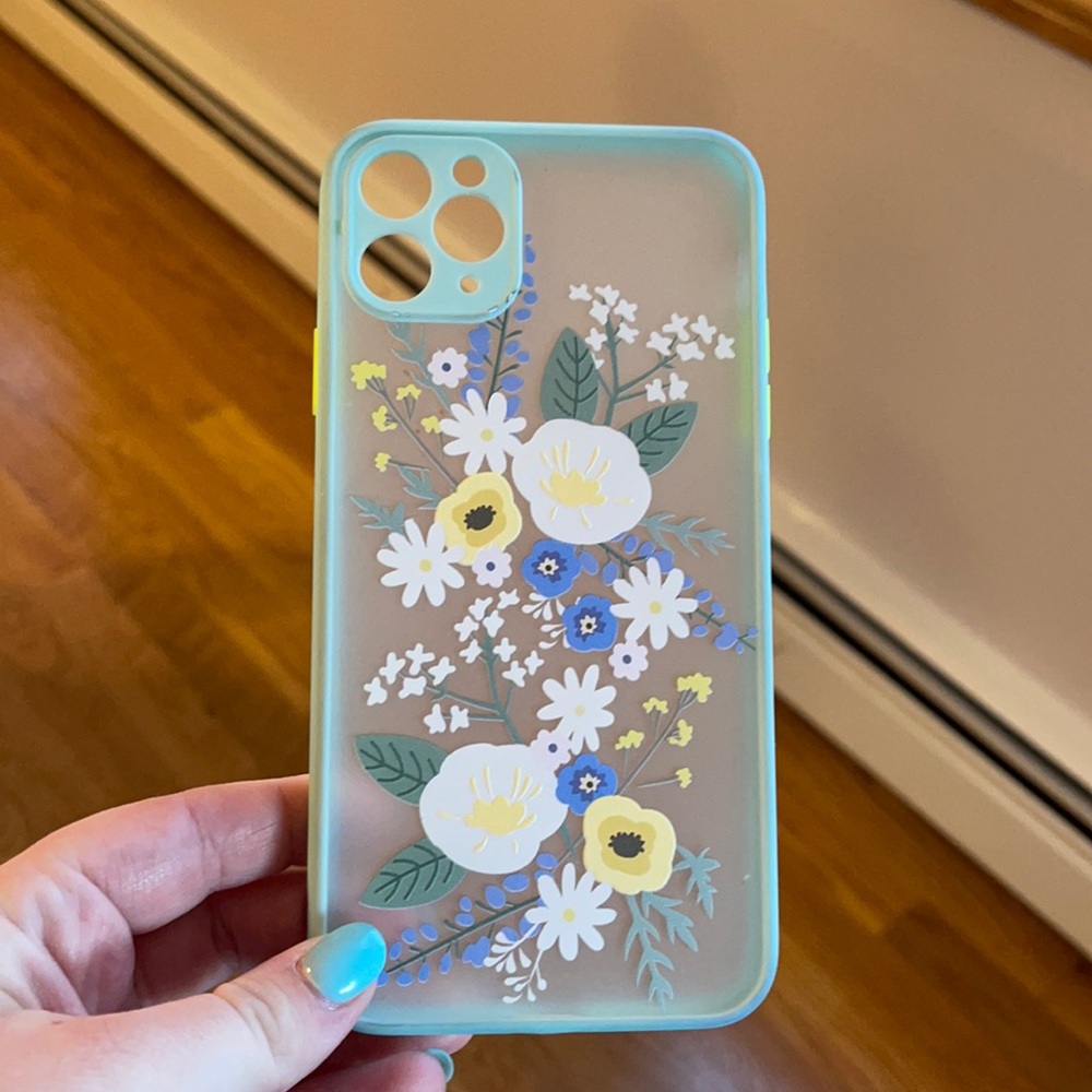 Mint green/blue iPhone 11 Pro Max case